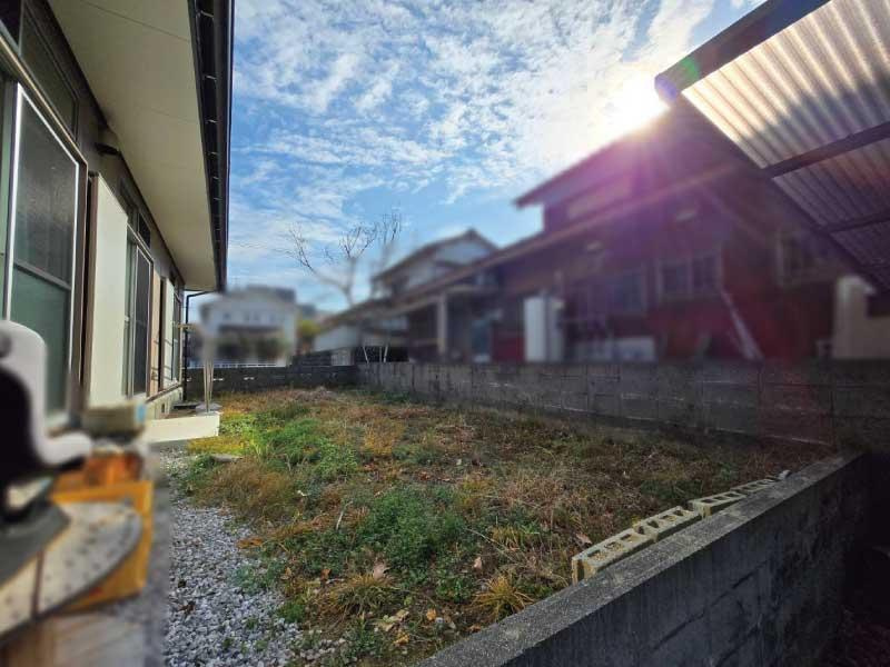 高知市瀬戸東町2丁目　中古平屋戸建ての庭