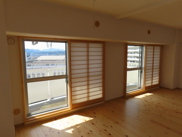 鏡川コーポA棟の居間・リビング