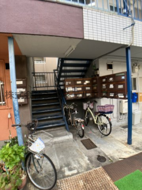 太陽マンションのエントランス