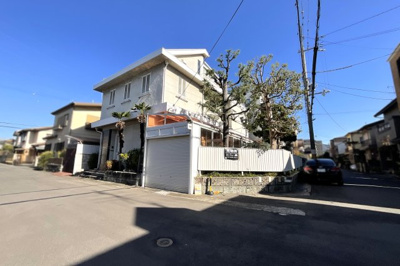 【前面道路含む現地写真】 | 伏見区桃山町大島　注文住宅　建築条件なし　土地 | 小学校徒歩5分、保育園徒歩6分と通学も便利ですので子育て世代の方にもおすすめの物件です。