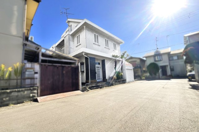 【前面道路含む現地写真】 | 伏見区桃山町大島　注文住宅　建築条件なし　土地 | 道幅が広くて交通量が少なく、平坦の土地ですと建築がスムーズに進みますので、工務店やハウスメーカさんも嬉しい立地です。