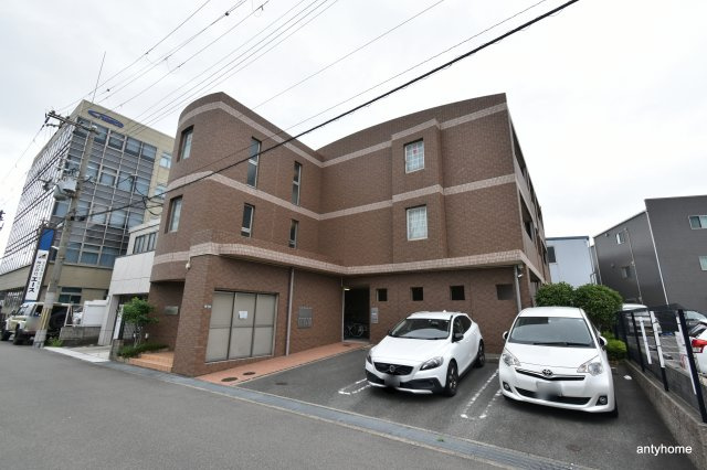 プラシードの外観