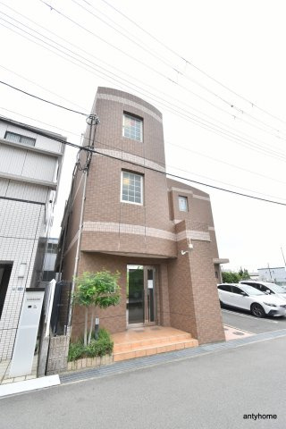 プラシードの外観