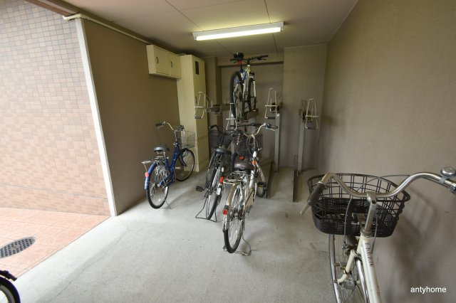 プラシードの駐車場