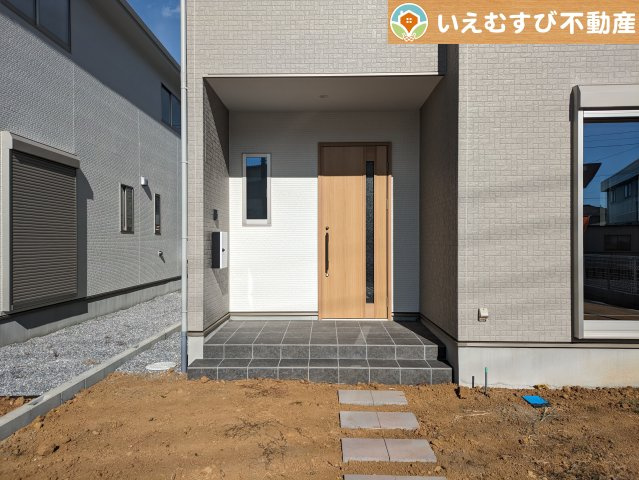 KEIAI FiT　羽生市南羽生2期のエントランス|セキュリティ充実で安心・安全の暮らしを提供
