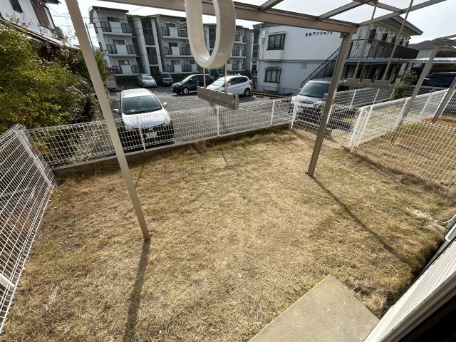 アーバン宮の前の庭