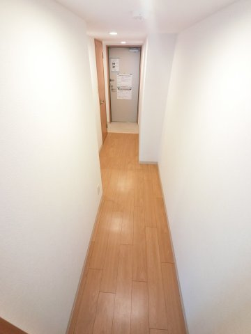 レオ伍拾八番館の玄関