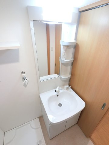 レオ伍拾八番館の独立洗面台
