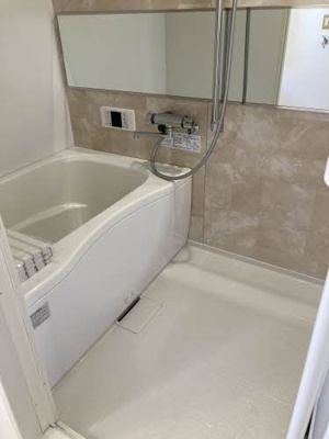 【浴室】 | パルデメール | 落ち着いた空間のお風呂です