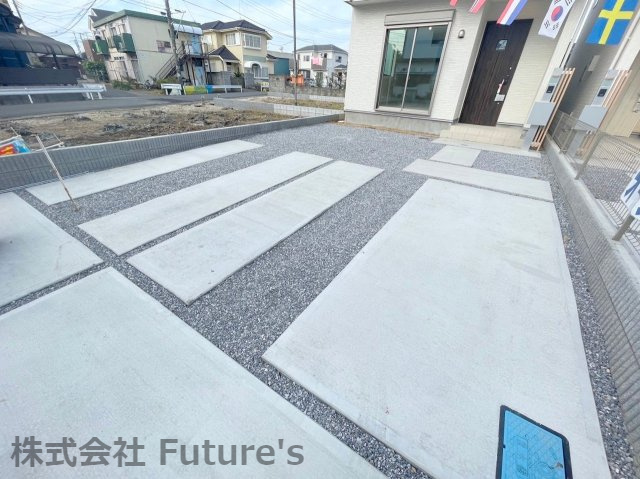 三郷市彦野1丁目　新築戸建　全4棟　3号棟の駐車場|カースペース並列2台付き