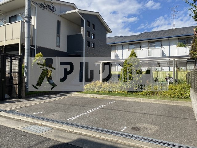 アムールジャルダンの駐車場