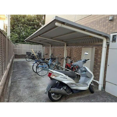 【駐車場】 | フェリーチェ宮崎台（業界最安値のsns_housing提供） | 駐輪場