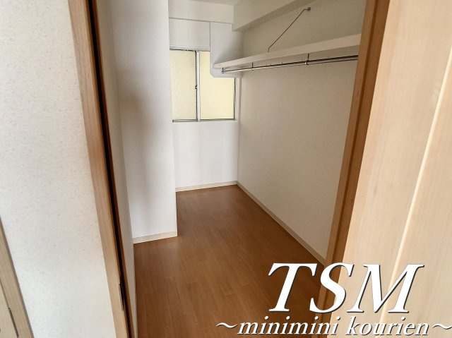 香里カーサヒルの収納|ウォークインクローゼット