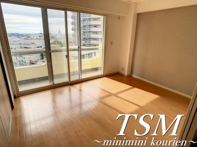 香里カーサヒルの洋室