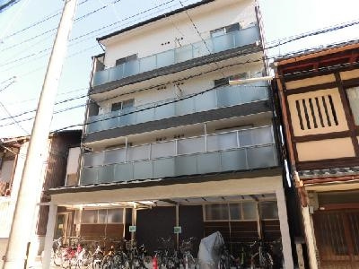 アークリード西院の外観