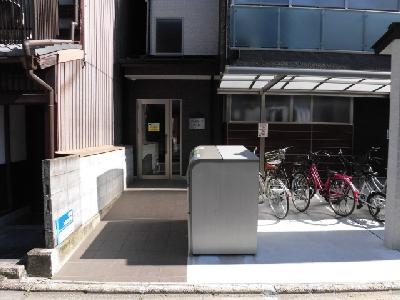 アークリード西院の外観