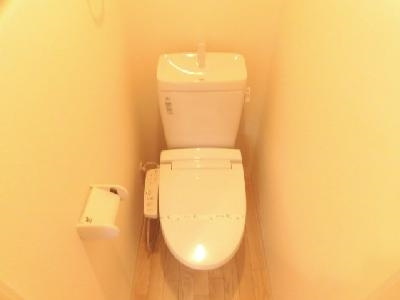 アークリード西院のトイレ|温水洗浄便座