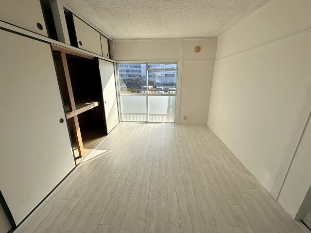 御所市大字三室の賃貸マンションの居間・リビング