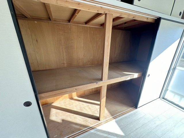 御所市大字三室の賃貸マンションの収納