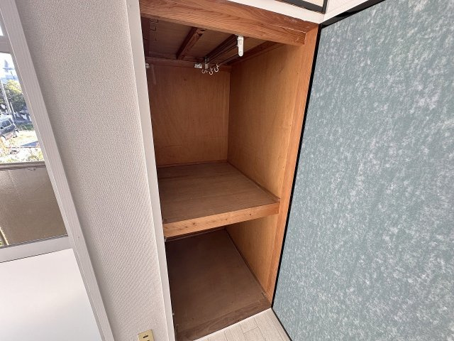 御所市大字三室の賃貸マンションの収納