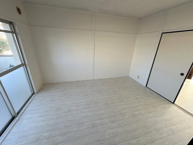 御所市大字三室の賃貸マンションの居間・リビング