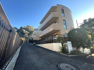 【外観】 | 総戸数28戸、平成3年11月築、管理人は巡回勤務につき管理体制良好です♪