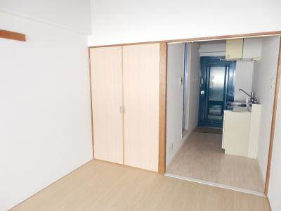 メゾンドフォーレストの内装|奥行があるｐ部屋