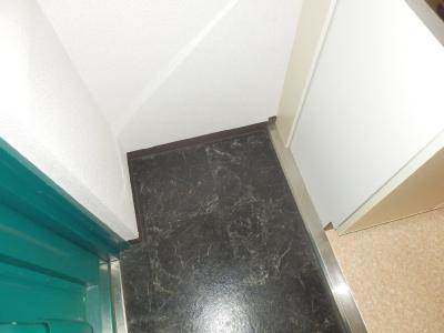 メゾンドフォーレストの内装|靴箱を置きましょう