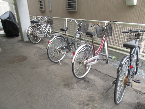 備え付け家具備品 
