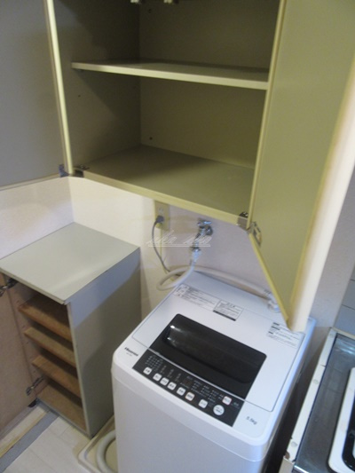 備え付け家具備品 