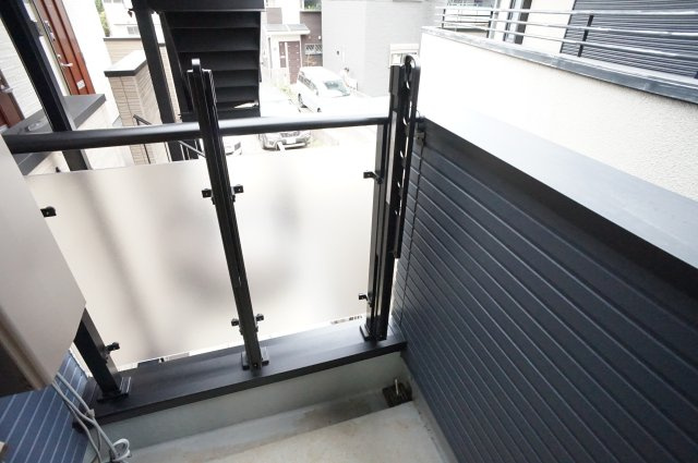 フォルトゥーナ津田沼のバルコニー|外にも洗濯物は干せますね