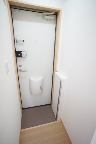 フォルトゥーナ津田沼の玄関|シンプルに収めるシューズボックス