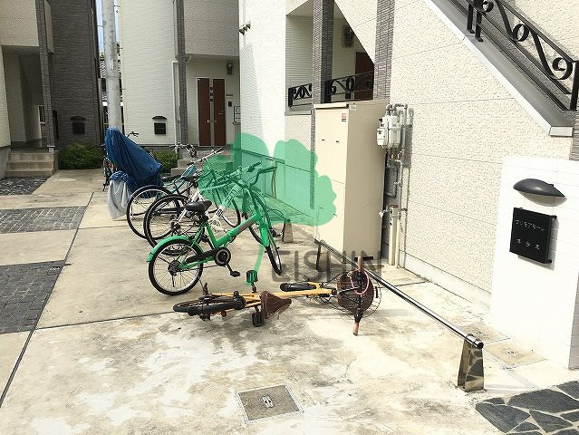 レイナス博多のエントランス