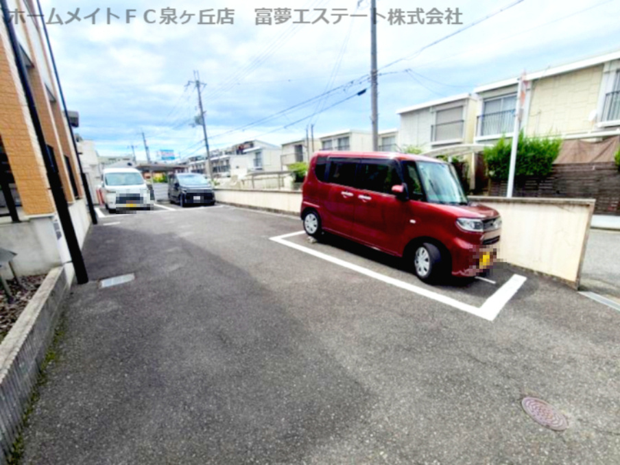 カンターレ鶯谷Ⅱ番館の駐車場