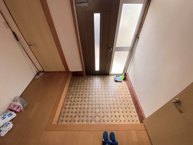 木戸西町貸家の玄関