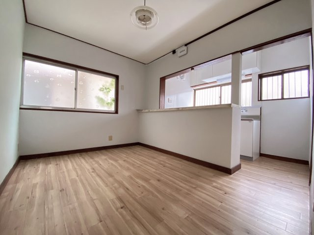 木戸西町貸家の洋室