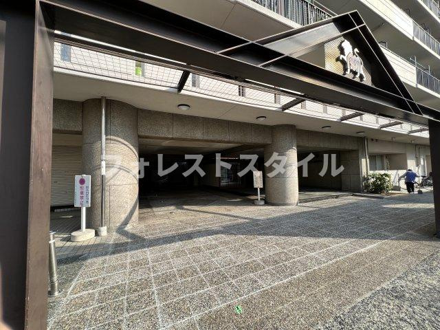 レックスガーデン鶴見緑地のエントランス