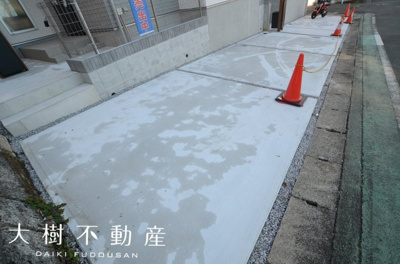 【駐車場】 | 海老名市国分寺台2丁目  新築戸建て　全２棟　【仲介手数料無料】