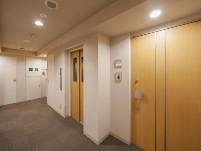 【その他共用部分】 | セントラルクリブ六本木Ⅲ | 内廊下エレベータ前です
