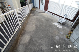 【駐車場】
