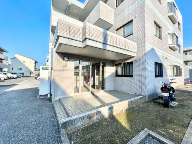 SKマンションのエントランス|エントランスです