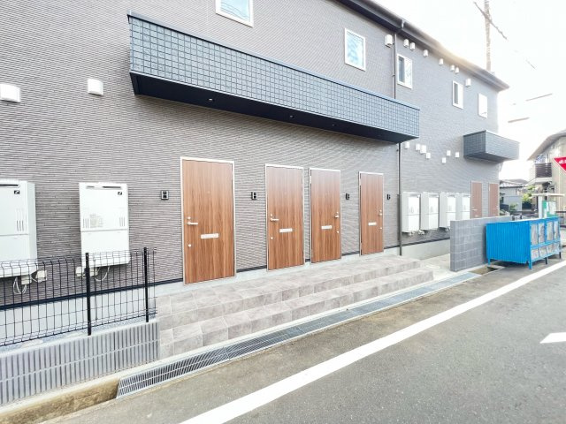 TBTのエントランス|落ち着いたエントランスです