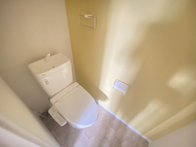 TBTのトイレ|※別部屋参考写真