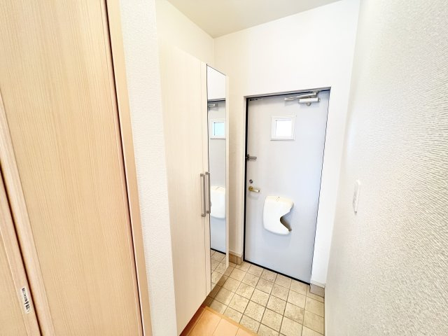 プリムヴェール２番館の玄関|※別部屋参考写真