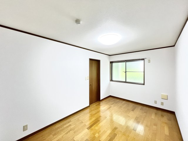 アムール憩の洋室