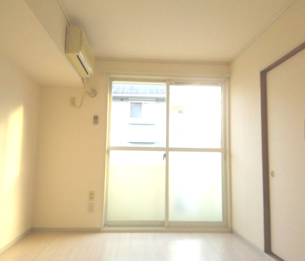 ヴィラモデルナBの洋室