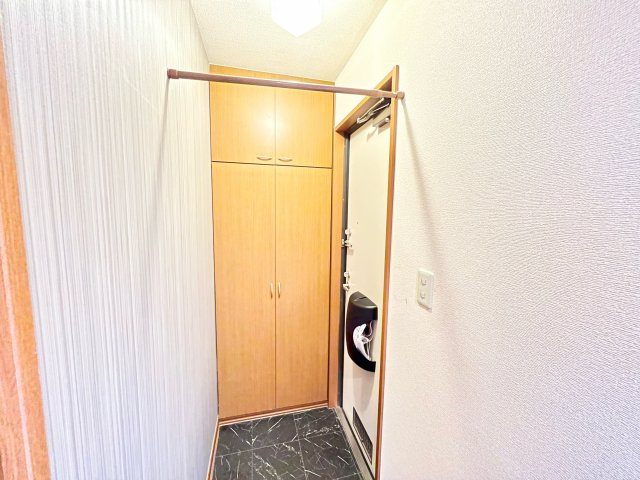 アークパレスの玄関|※別部屋参考写真