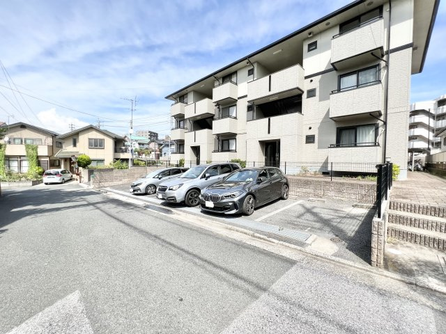 ドゥリームISの駐車場