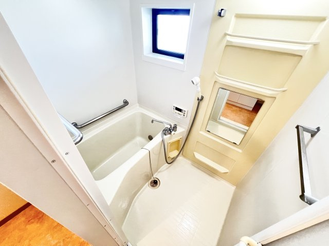 カルミア・アネックスの浴室