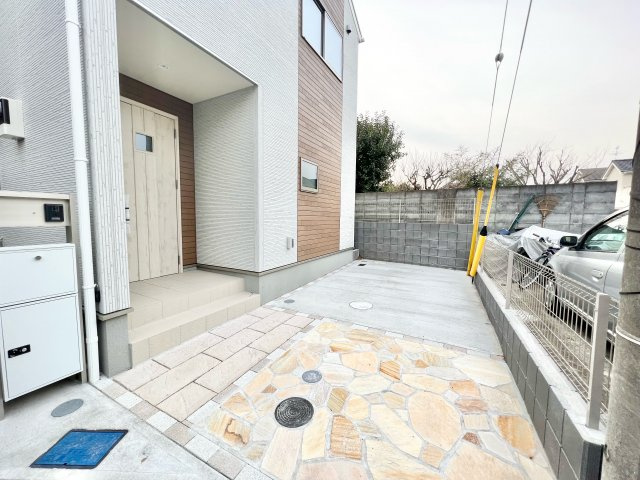 Kolet千葉小深町の駐車場